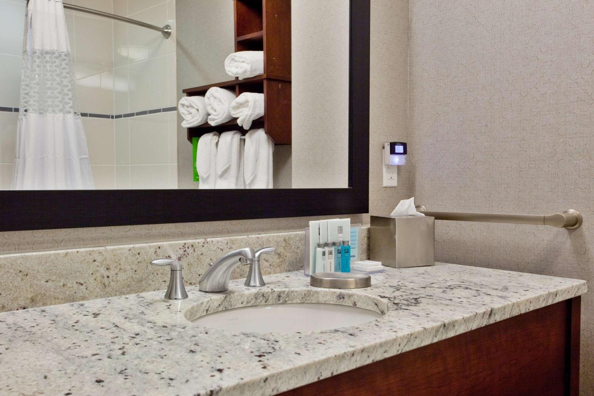Hampton Inn & Suites Chapel Hill/Carrboro Εξωτερικό φωτογραφία