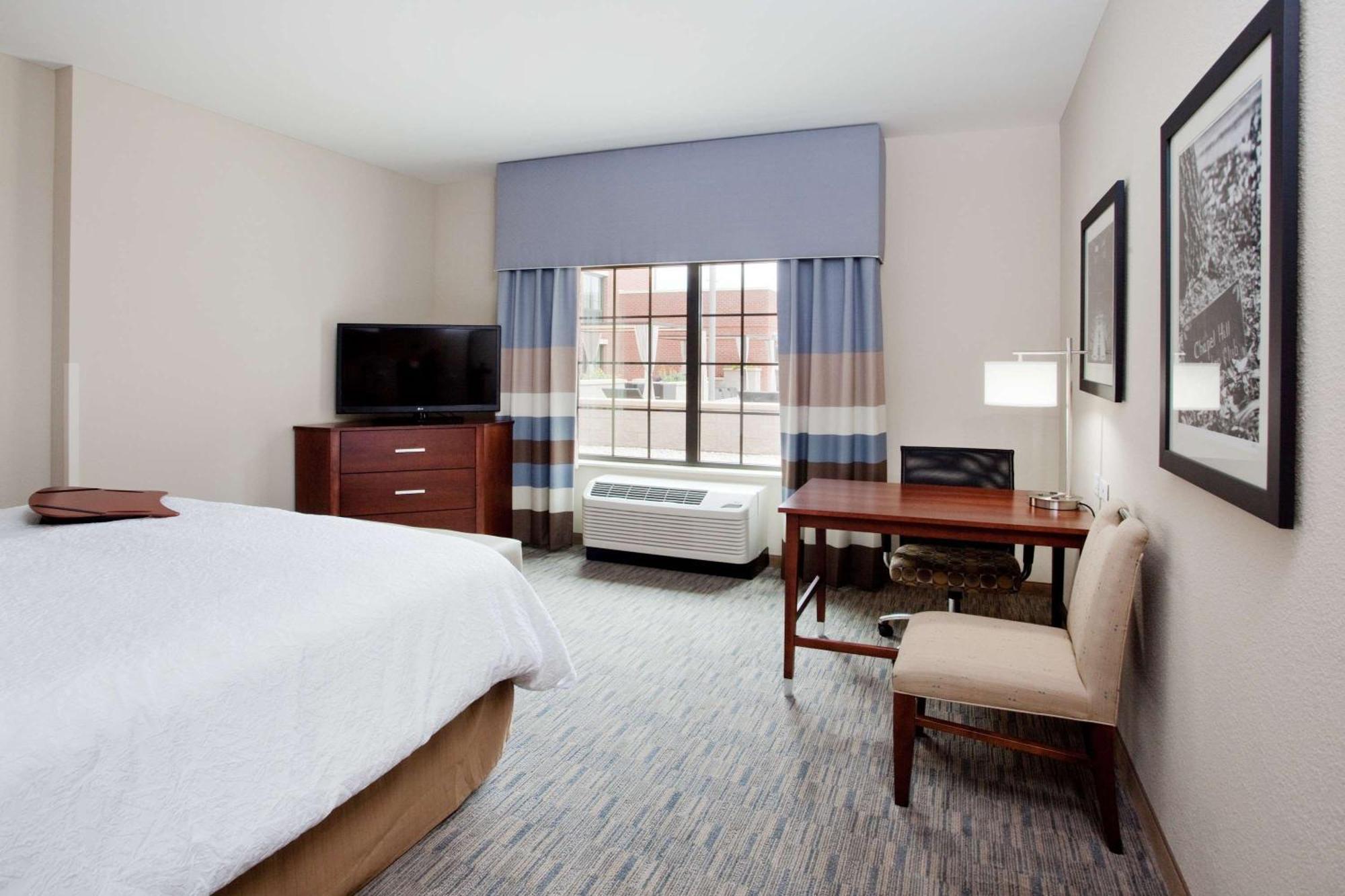 Hampton Inn & Suites Chapel Hill/Carrboro Εξωτερικό φωτογραφία