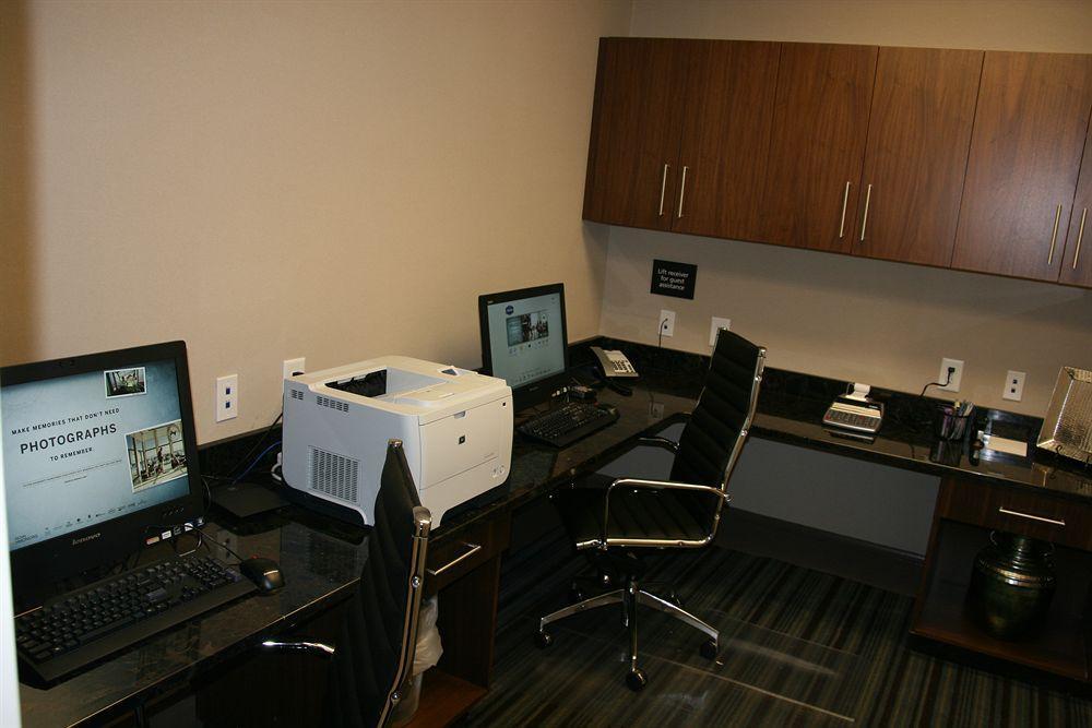 Hampton Inn & Suites Chapel Hill/Carrboro Εξωτερικό φωτογραφία