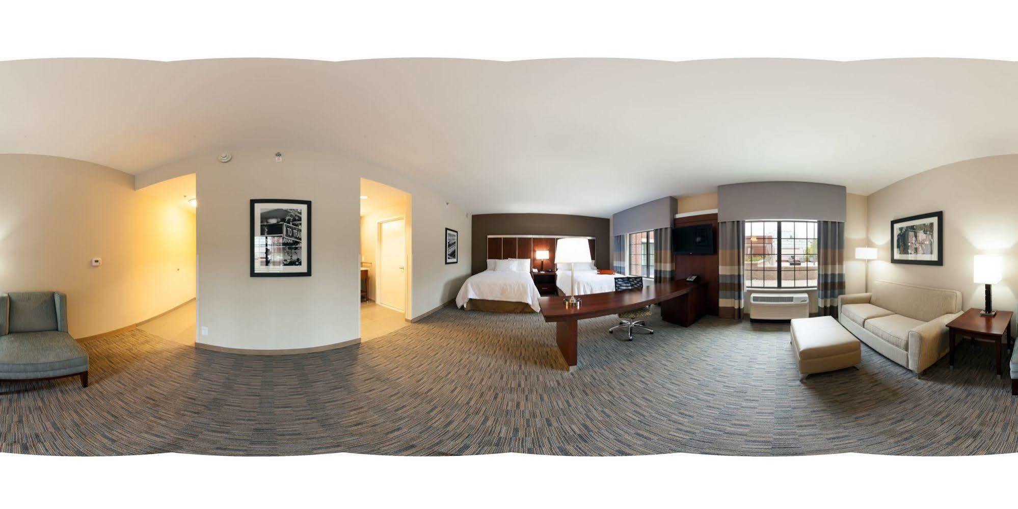 Hampton Inn & Suites Chapel Hill/Carrboro Εξωτερικό φωτογραφία